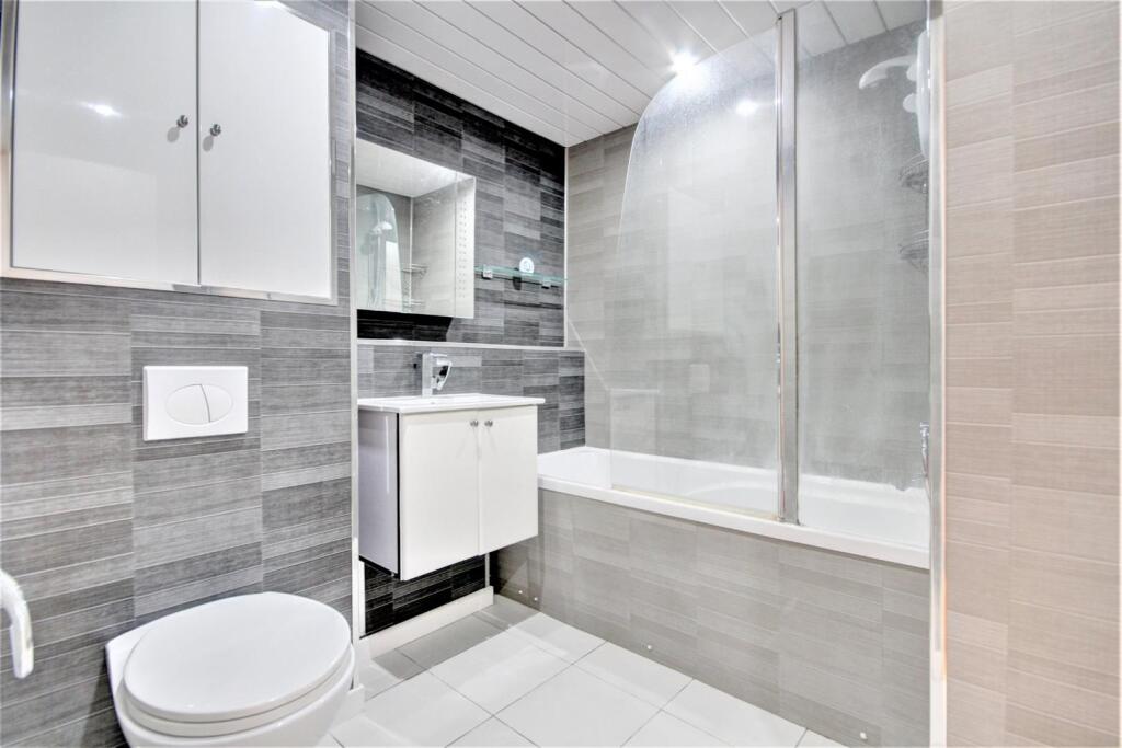 Apartment in Coventry, West Midlands - View 4