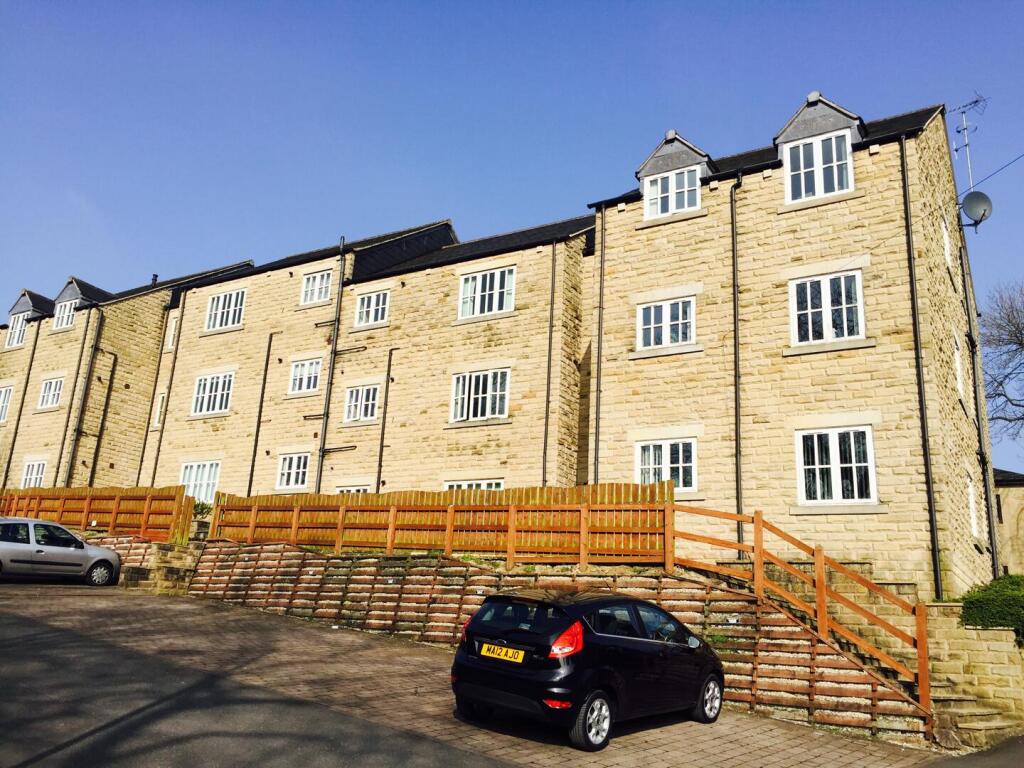 2-bed flat on High Street, Lees, Oldham, £120,000