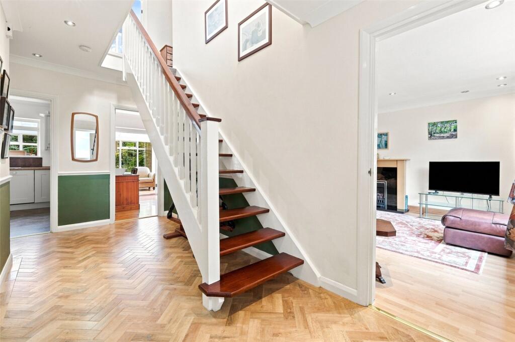 House in Southend-on-Sea - View 4