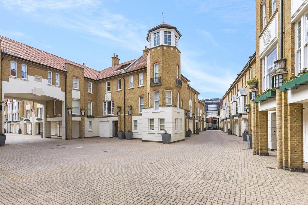 3 bedroom town house for rent