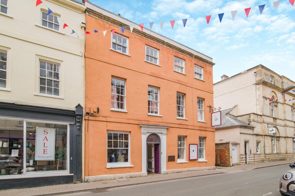 Main image of property: Castle Street, Cirencester, Gloucestershire, GL7