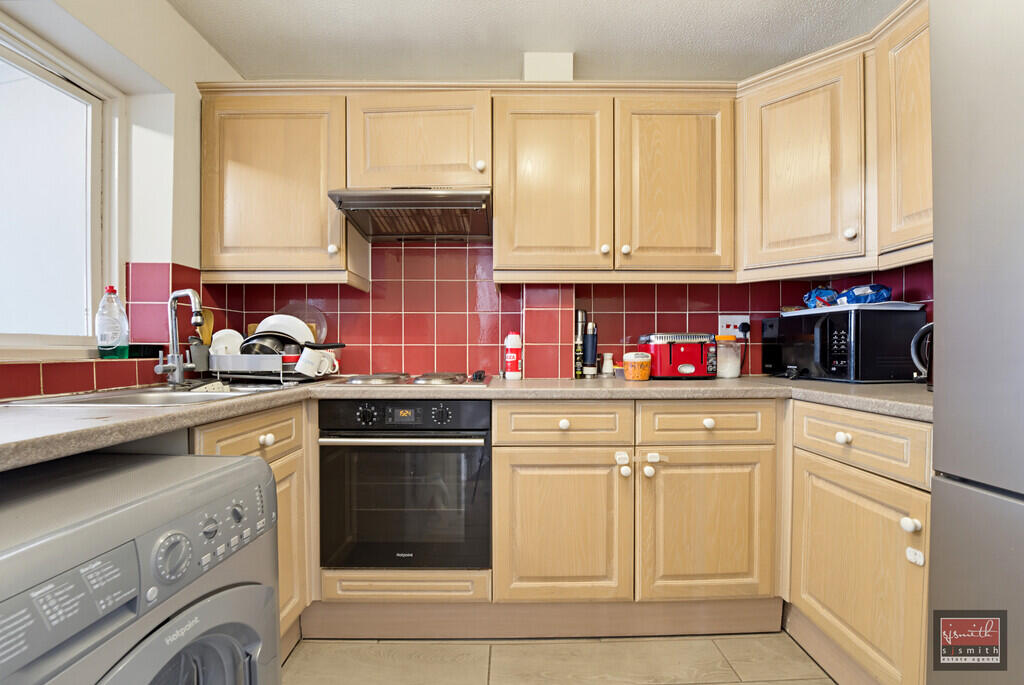 House in Twickenham - More