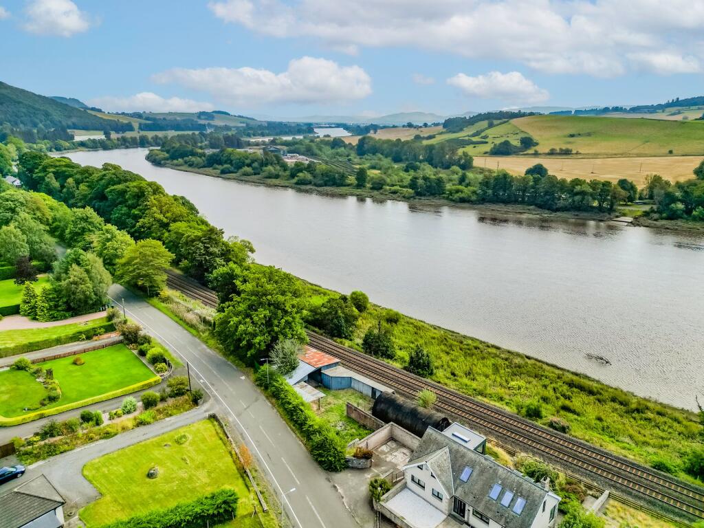 Main image of property: Walnut Grove, West Kinfauns, PH2