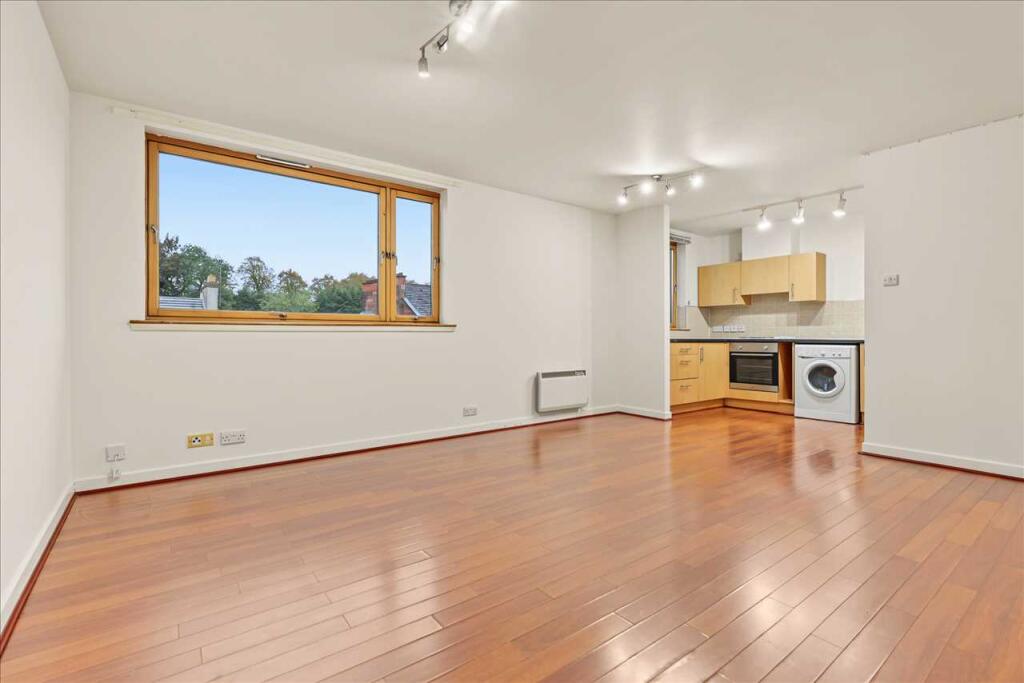 Apartment in Cambuslang, Kirkhill - More