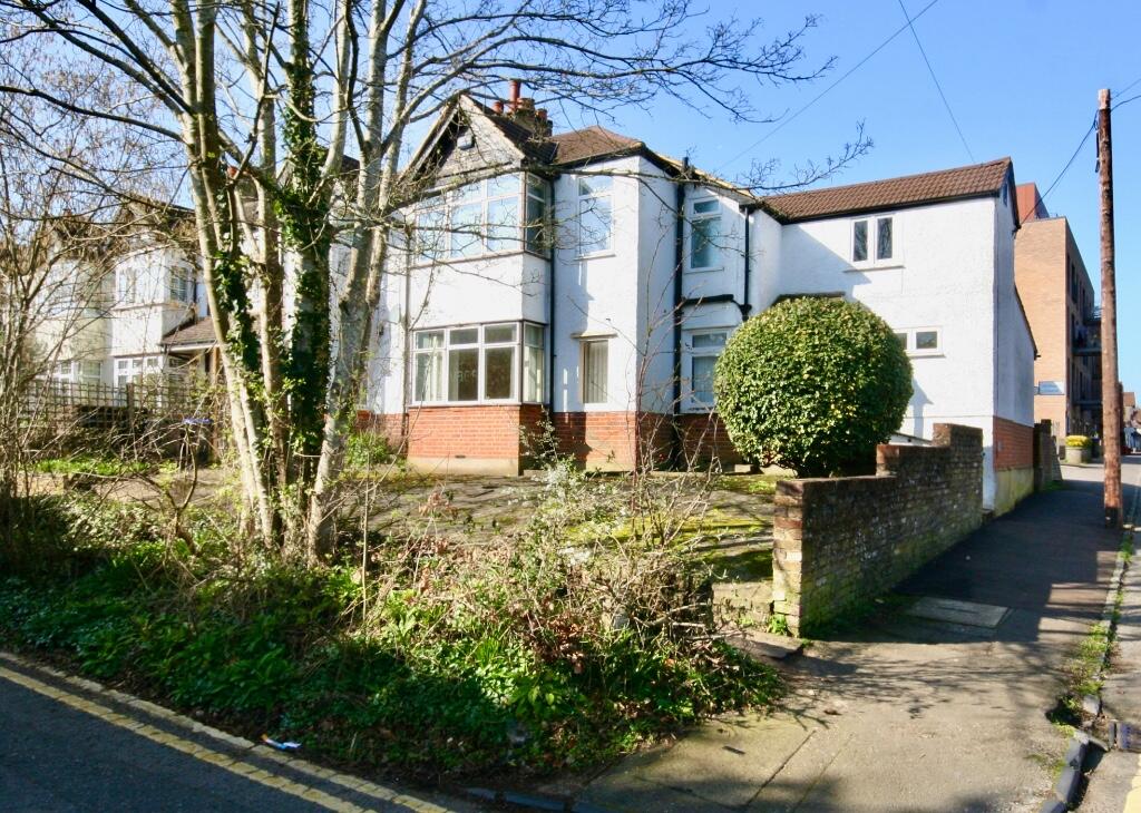 Main image of property: Oak End Way, Gerrards Cross SL9