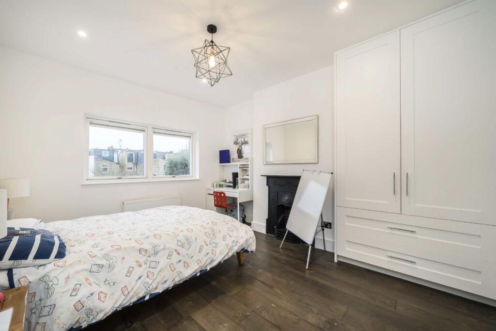 4 bedroom terraced house for rent