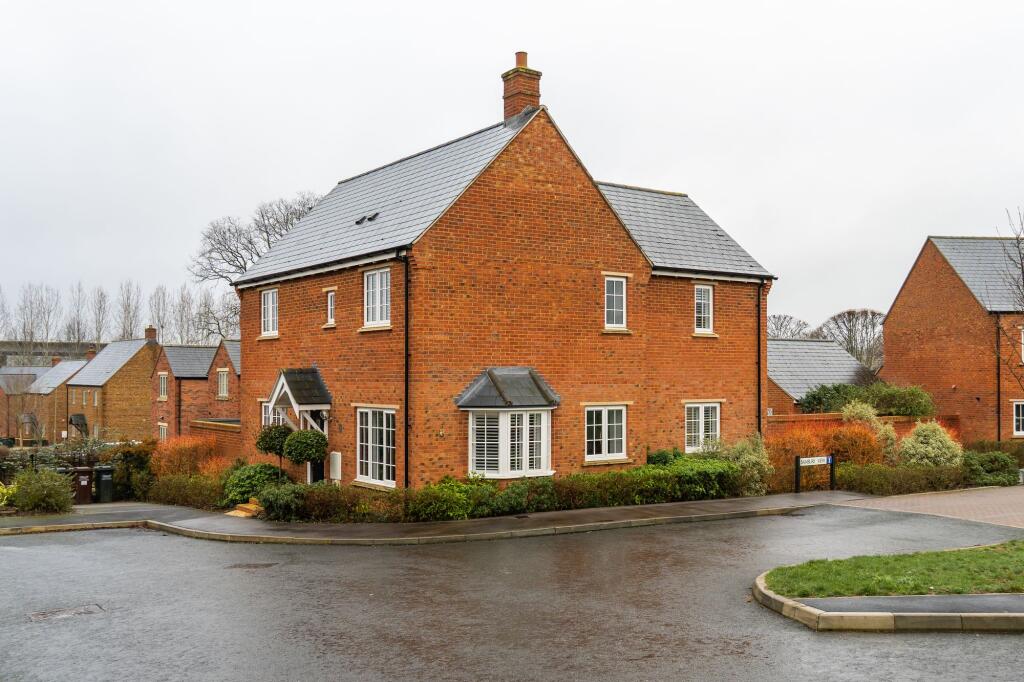 4-bed detached on Banbury View, Banbury, OX16, £550,000