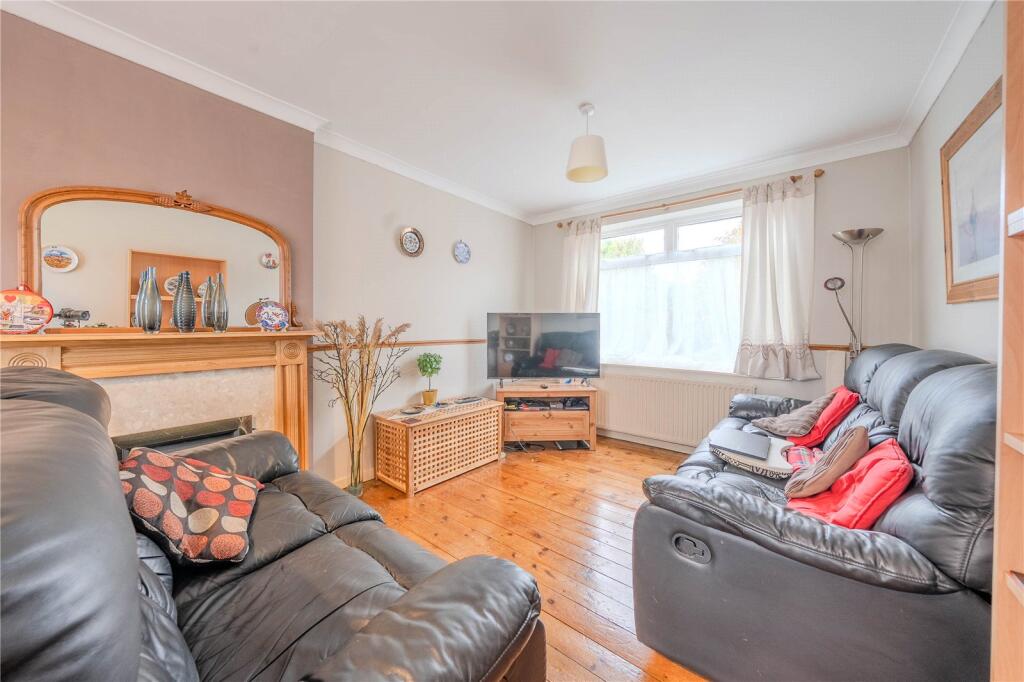 Queenshill Garth, Leeds, West Yorkshire photo 3