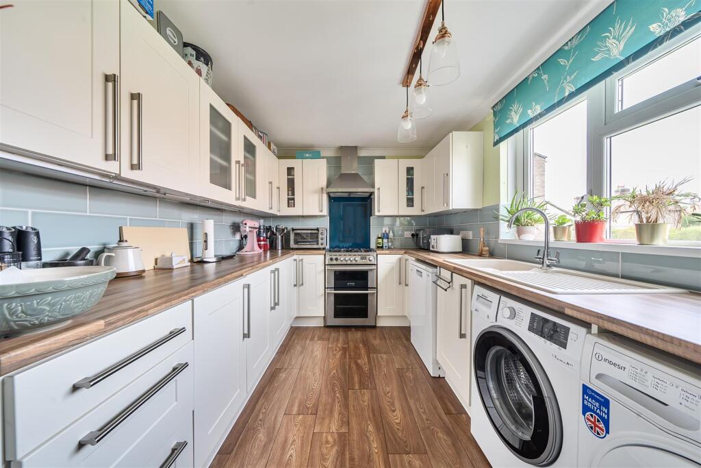 House in Dorchester, Dorset - View 4