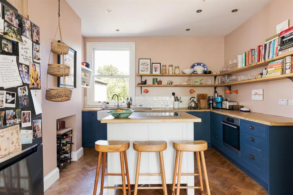Apartment in London, Walthamstow Village, Leyton - View 3