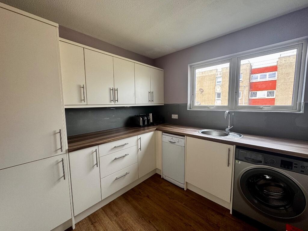 Apartment in Aberdeen, Heathryfold, Northfield - View 5
