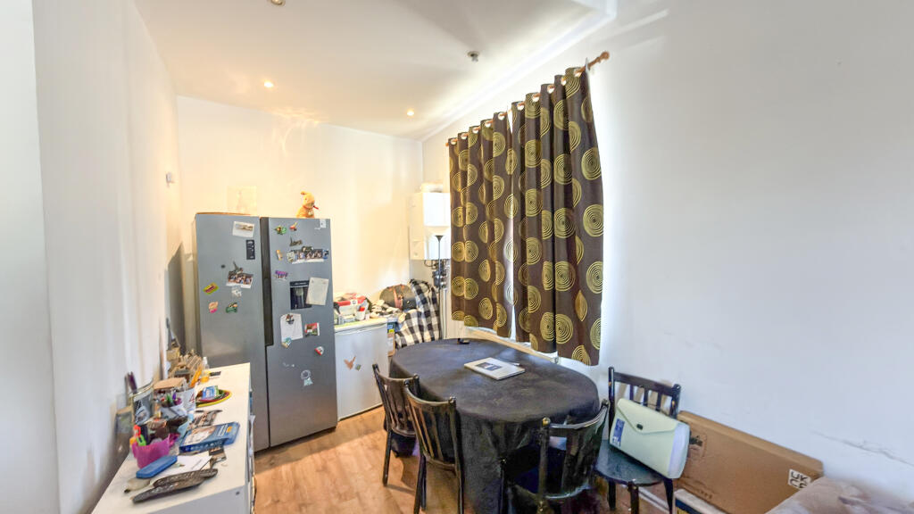 Apartment in London - View 5
