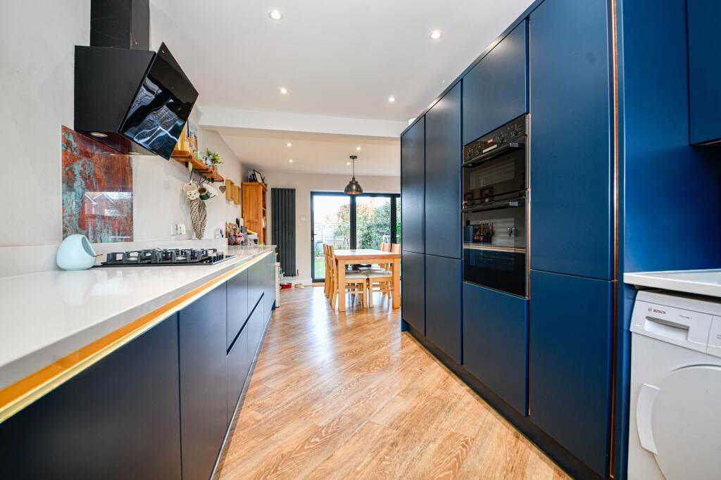 House in Southampton - More