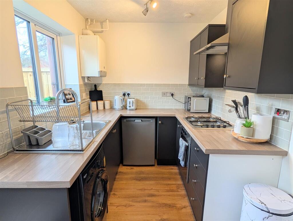 10 Park Meadow, Minsterley, Shrewsbury, SY5 0HL photo 3
