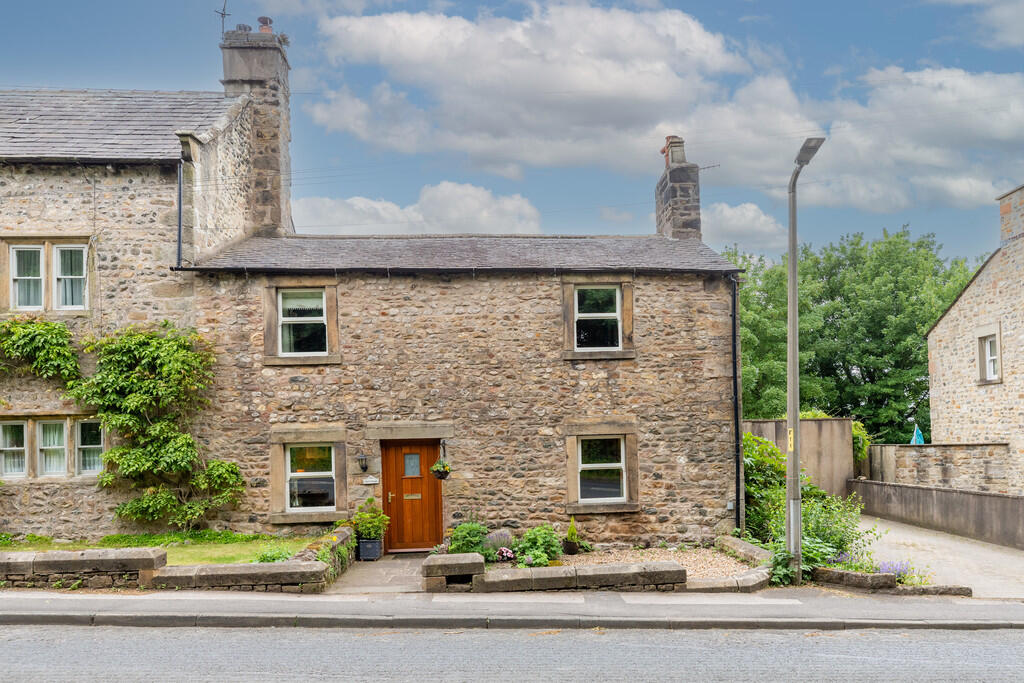 Main image of property: April Cottage, 138 Main Road, Slyne, LA2 6BD