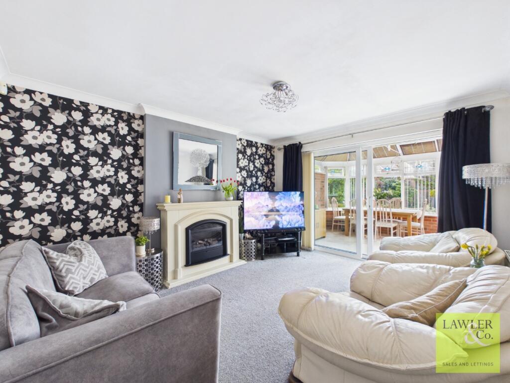 Hall Pool Drive, Stockport, Cheshire, SK2 5ED photo 3