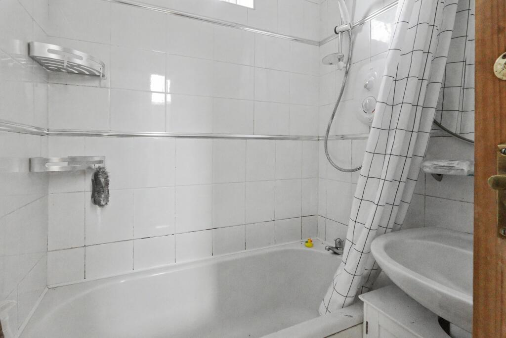 House in Sheffield, South Yorkshire - View 4