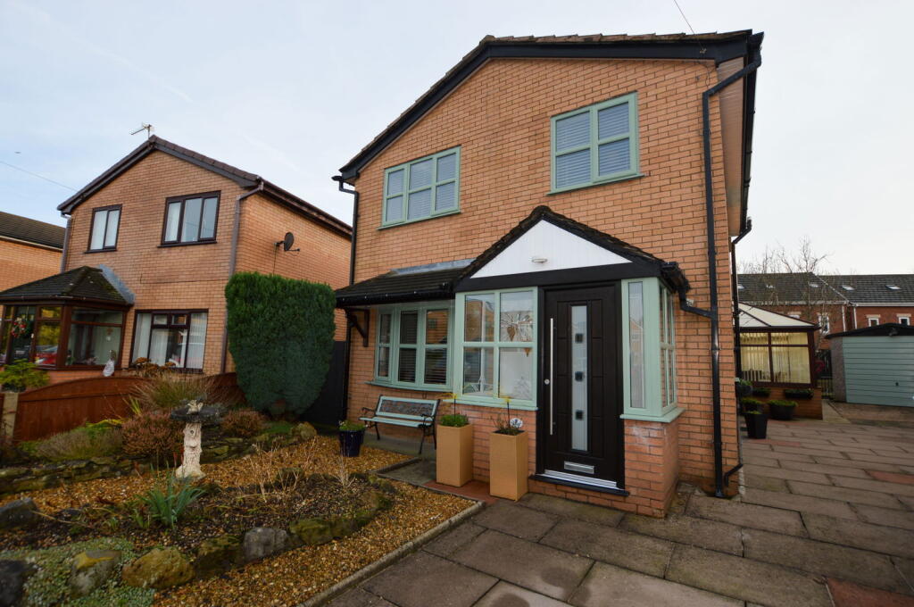 Slaidburn Crescent, Golborne, Warrington, Cheshire, WA3 3TD photo 3
