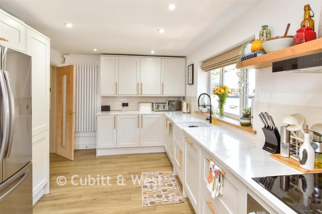 Balsdean Road, Woodingdean, Brighton, East Sussex photo 4