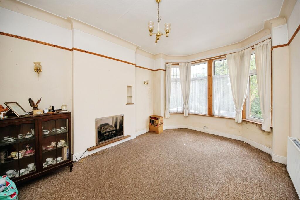 House in Wirral, Liverpool City Region - View 3