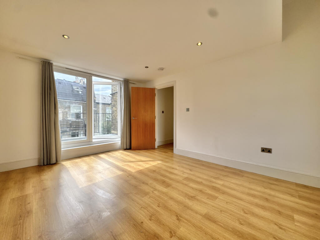 Apartment in London - View 2