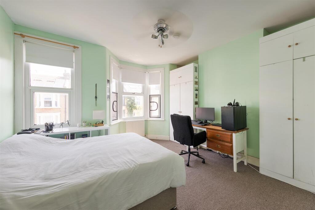 House in London - View 5