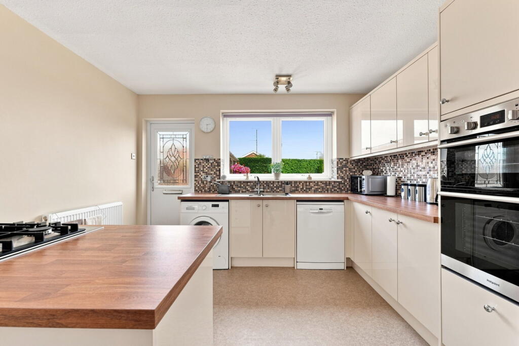 House in Rotherham, Bramley - View 4