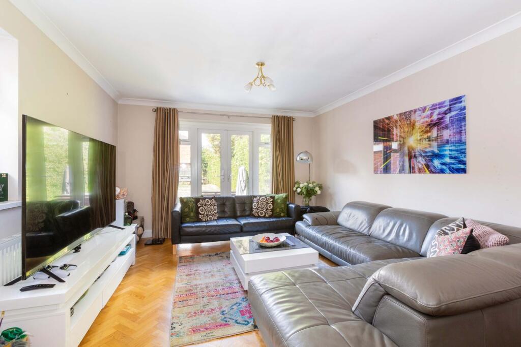 House in Slough - View 4