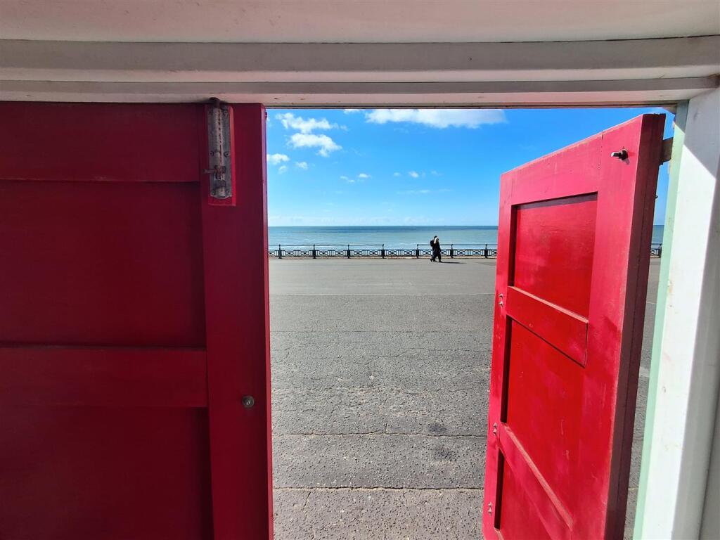 Kingsway, Hove - View 5