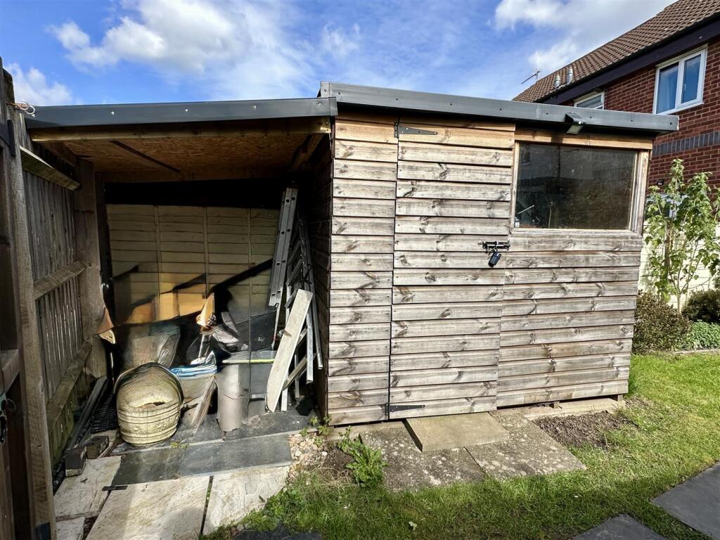 Additional image 21 of Meadow Road, Alcester