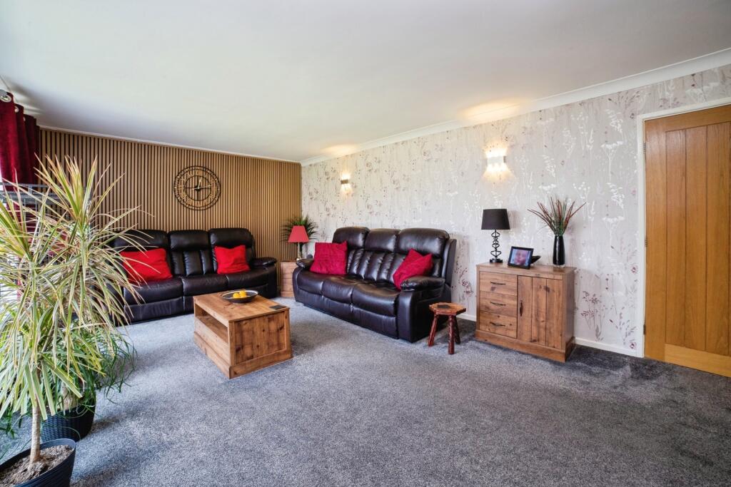 Springwood View Close, Sutton-in-Ashfield, Nottinghamshire, NG17 - View 5
