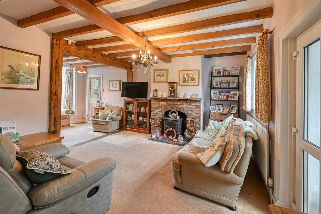 House in Wolverhampton, West Midlands - View 5