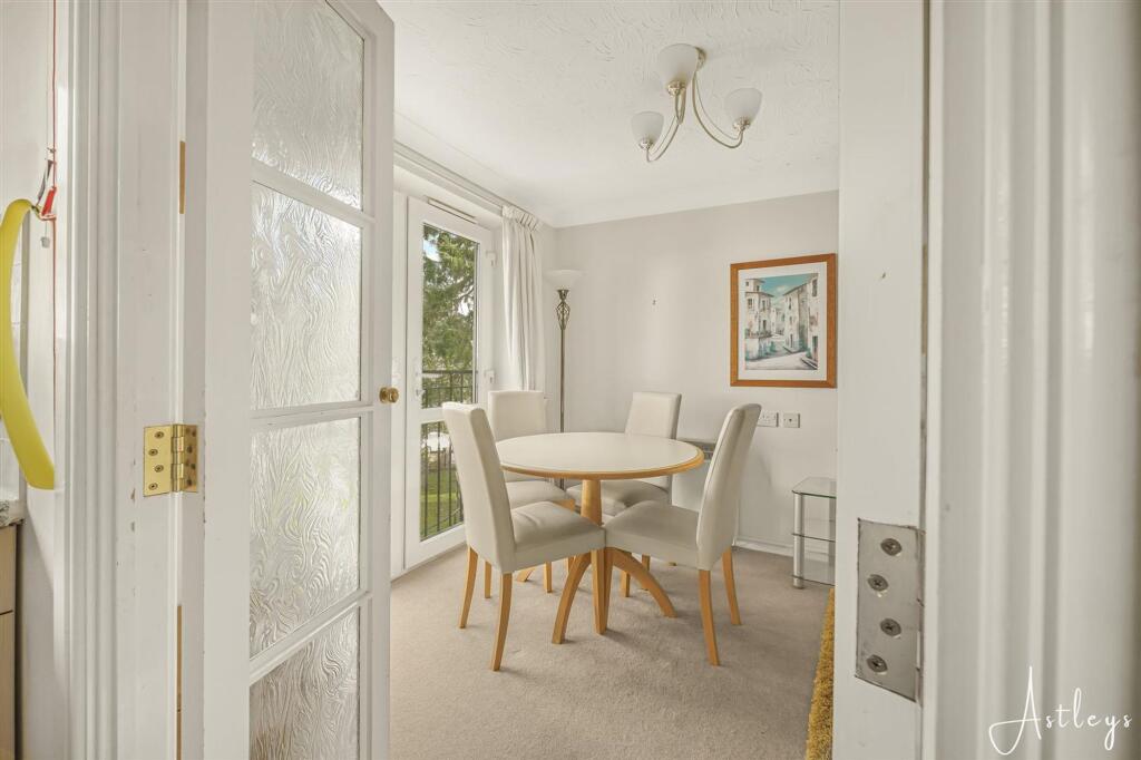 Apartment in Swansea - More