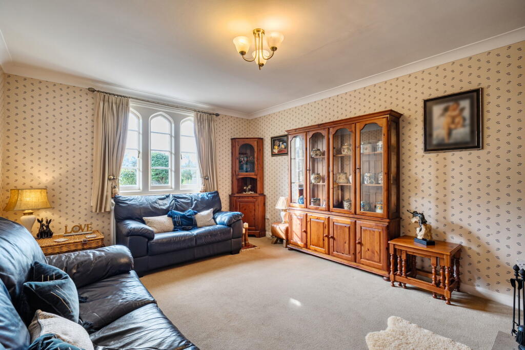 House in Ferndown - More