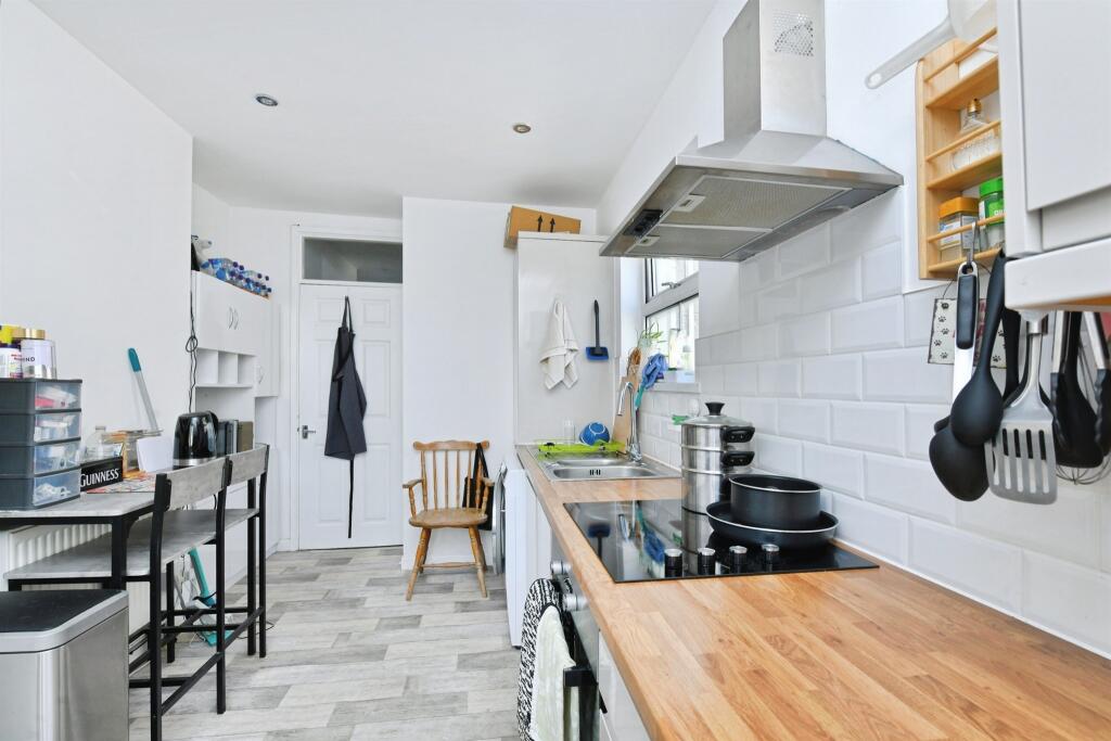 Apartment in Plymouth, Pennycomequick - View 5