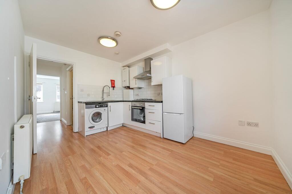 Apartment in London - More