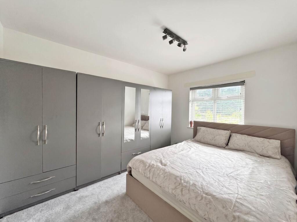 House in Oldham, Greater Manchester - View 4