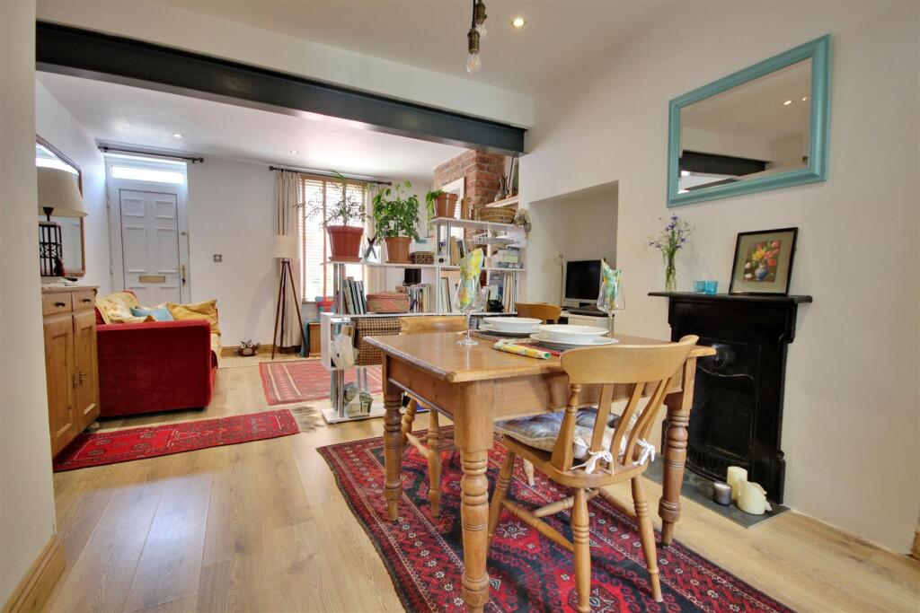 Norwood Far Grove, Beverley photo 4