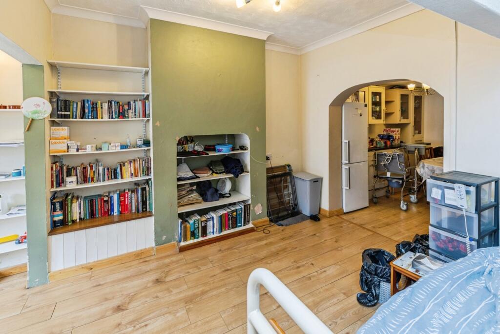 House in Llandudno, Offa - More