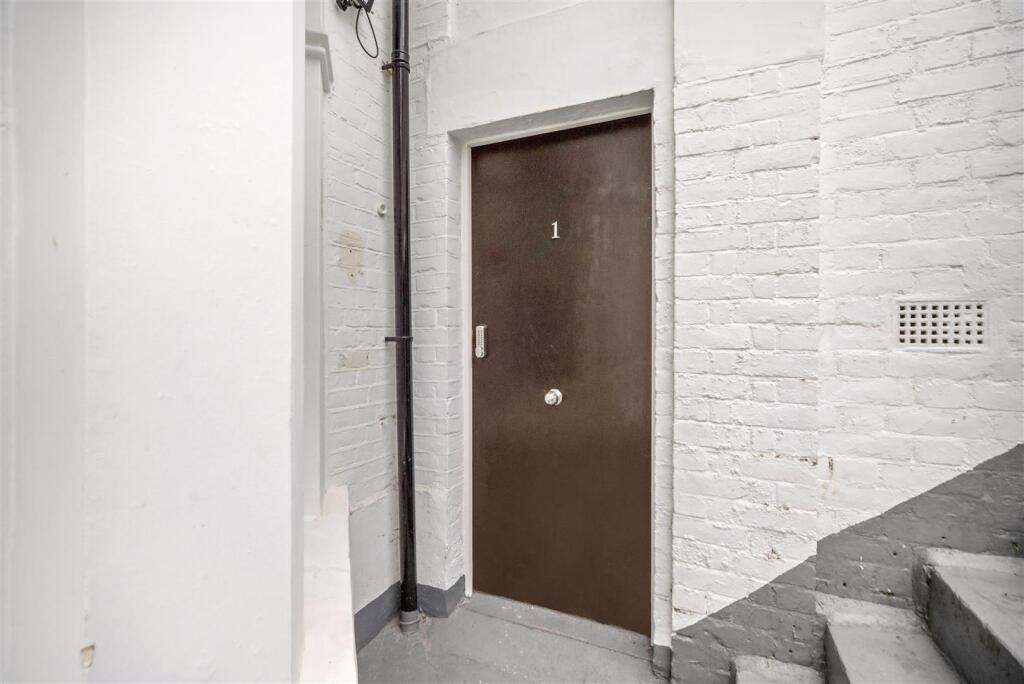 Studio flat for rent
