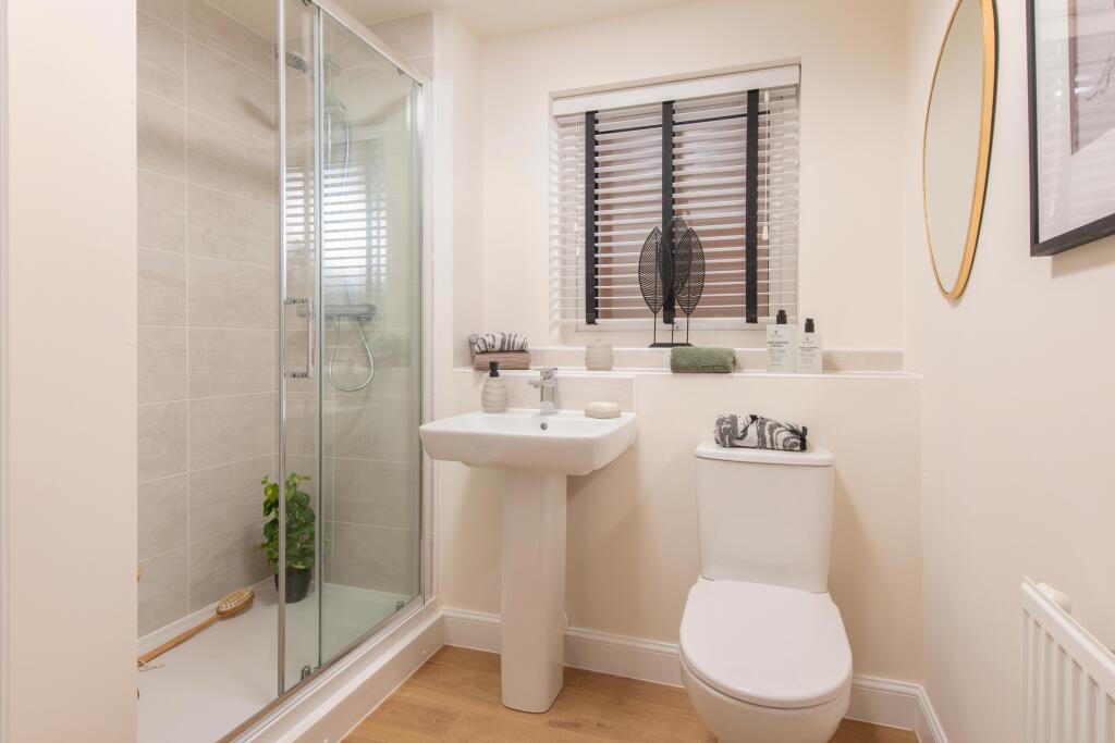 House in East Grinstead, Felbridge - View 5