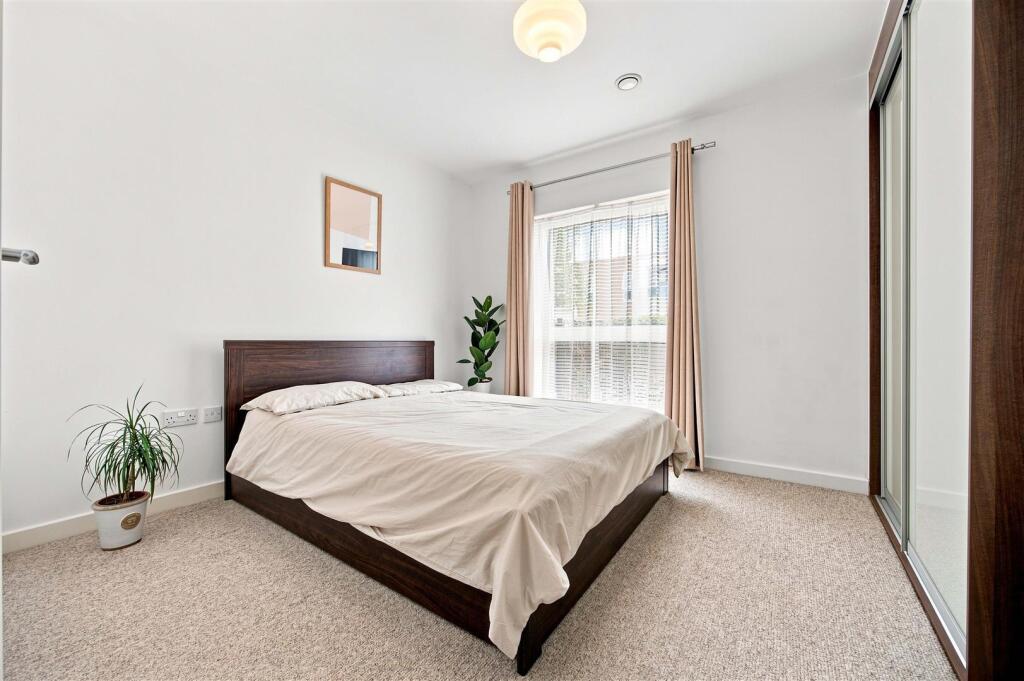 Apartment in London - More