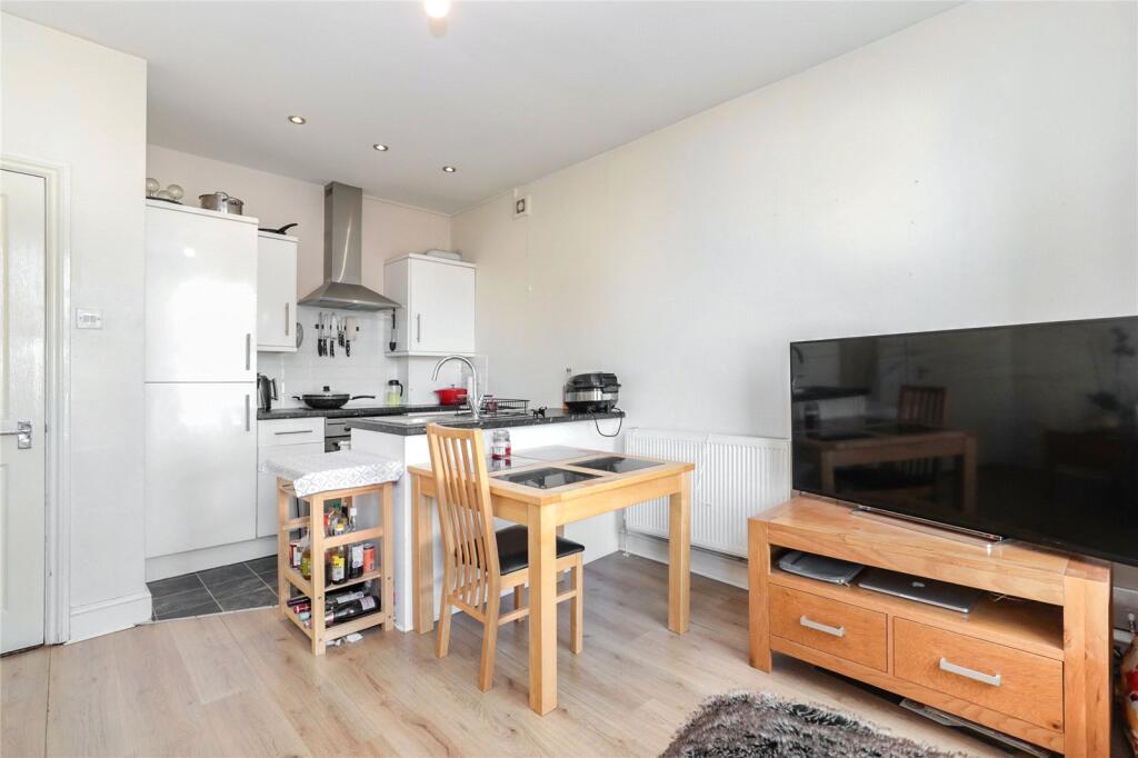 Apartment in Portsmouth - View 5