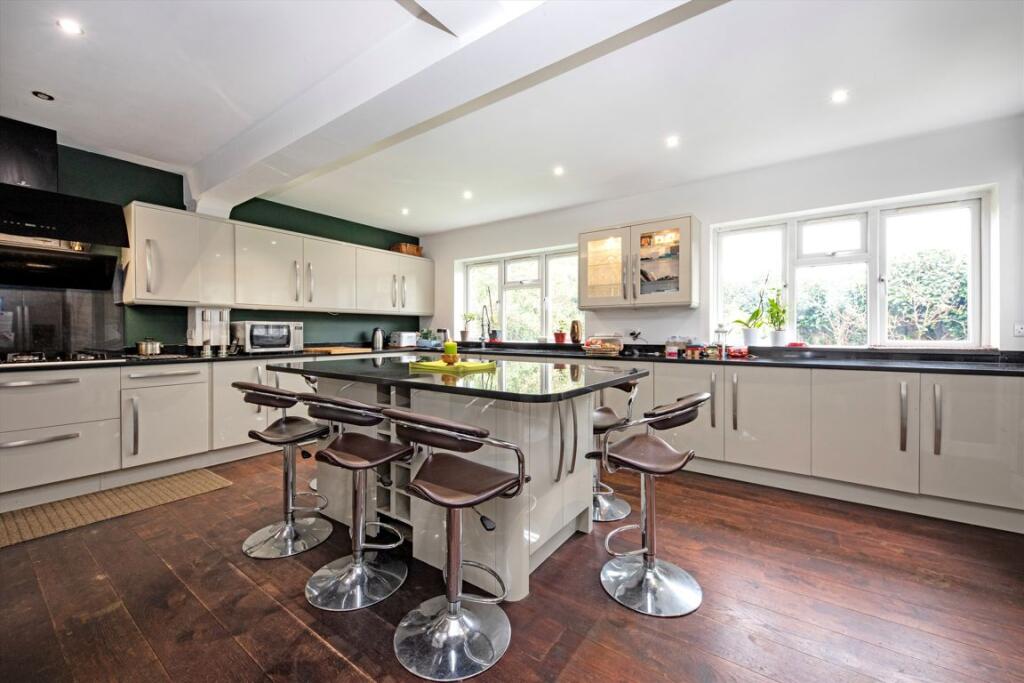House in Hounslow, Whitton - More