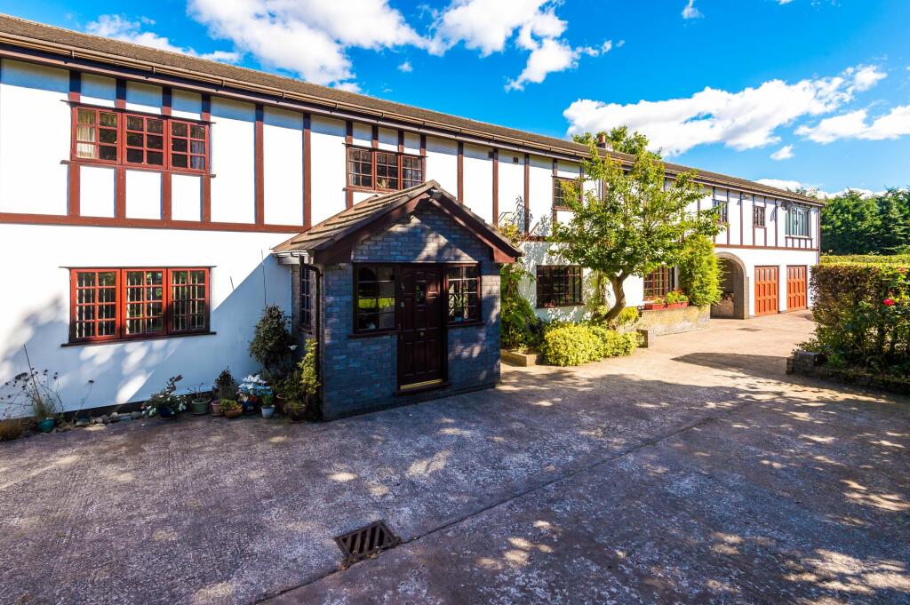 Speakman Barn, 357 Warrington Road, Leigh End, Glazebury, Warrington WA3 5NY. photo 3