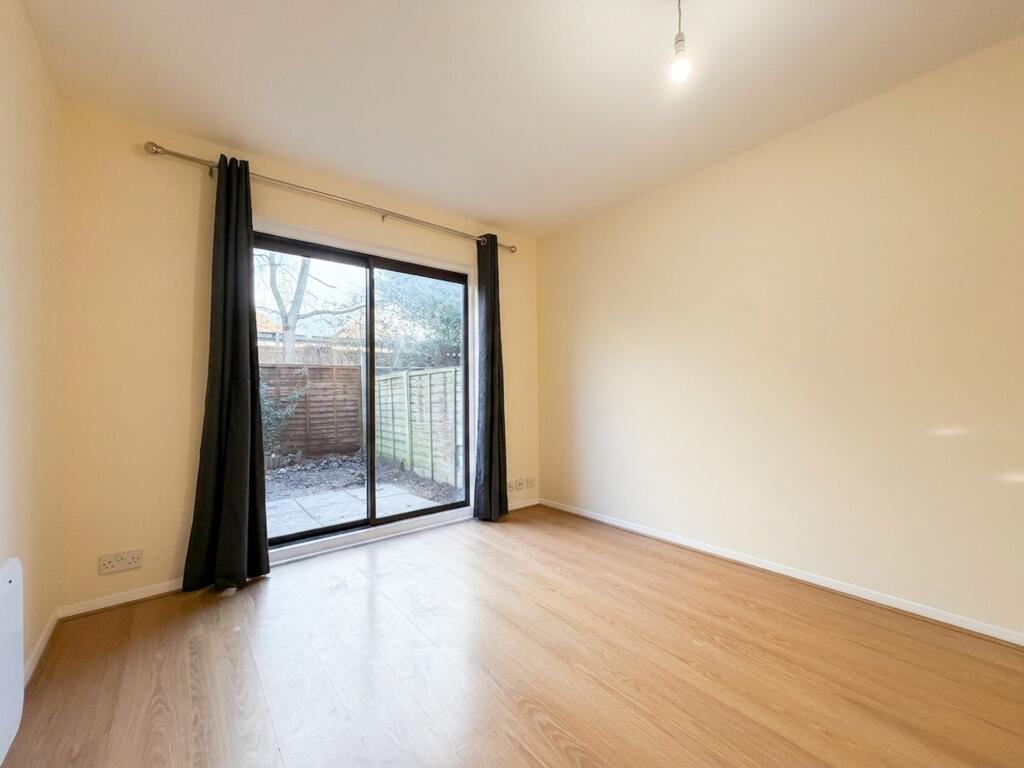 House in Southall - View 5