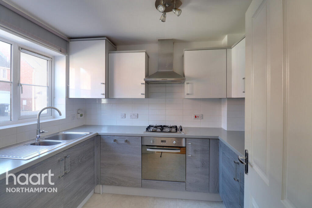 House in Northampton - View 3