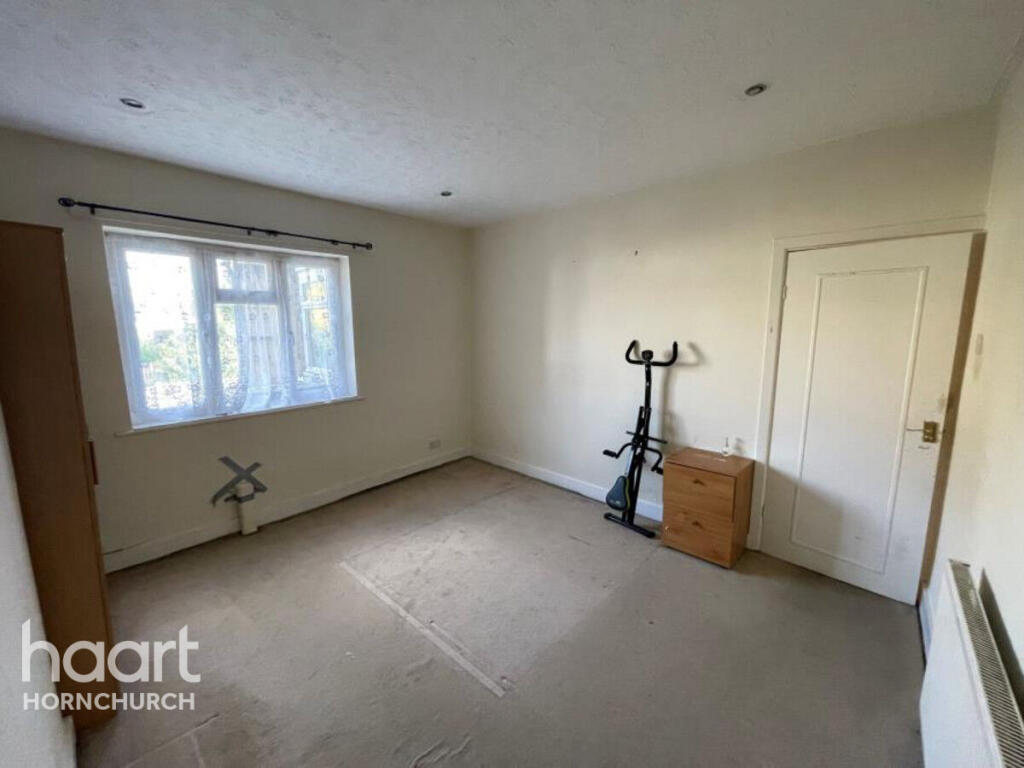 Main image of property: High Street, Hornchurch