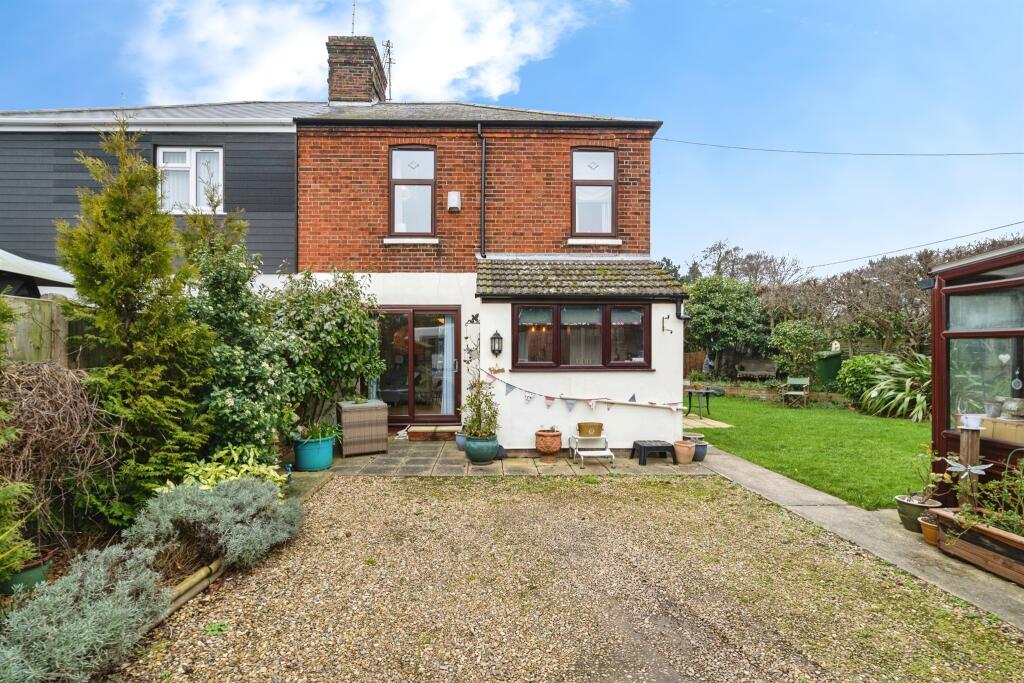 Main image of property: Cliff Park Cottages, Gorleston, GREAT YARMOUTH