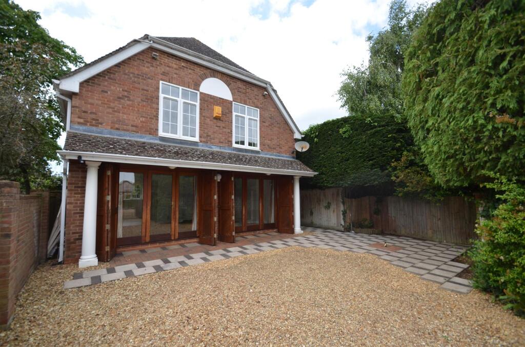 Main image of property: 28 New Road, Clifton, Bedfordshire